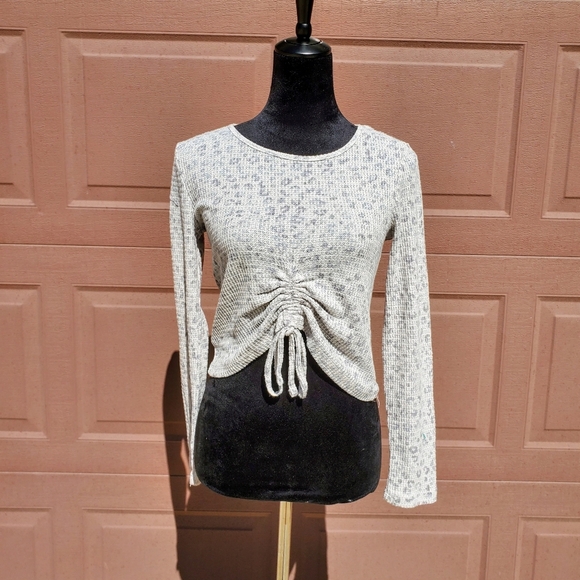 NWT Cozie by Pink Rose White Gray Leopard Print Drawstring Crop Top Size Small - Picture 13 of 15